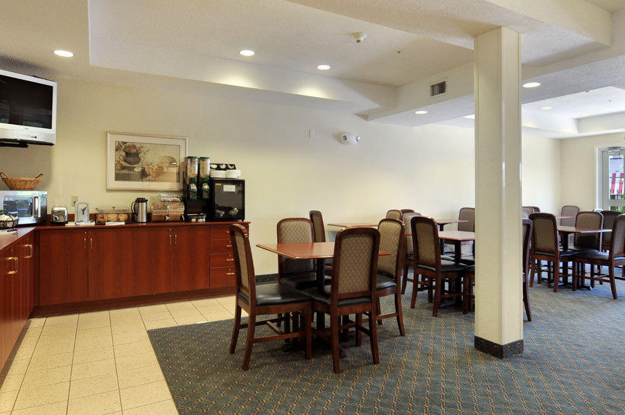 Microtel Inn & Suites By Wyndham Middletown Restaurant photo